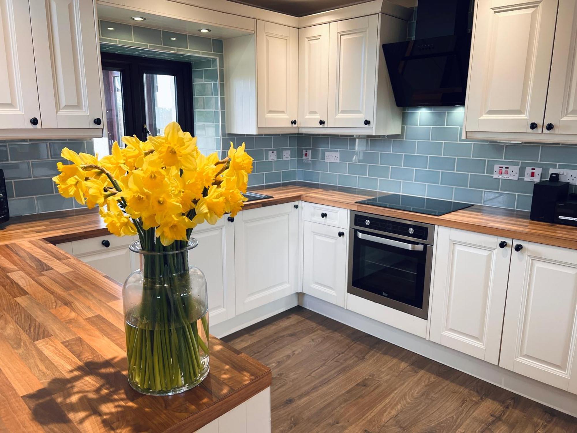 3 Bed Detached Cottage- Log Burner Mountain Views Beaumaris Exterior photo